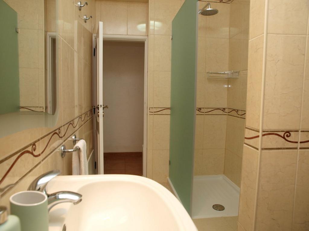 Henri'S Apartments - City Centre Лагос Екстериор снимка