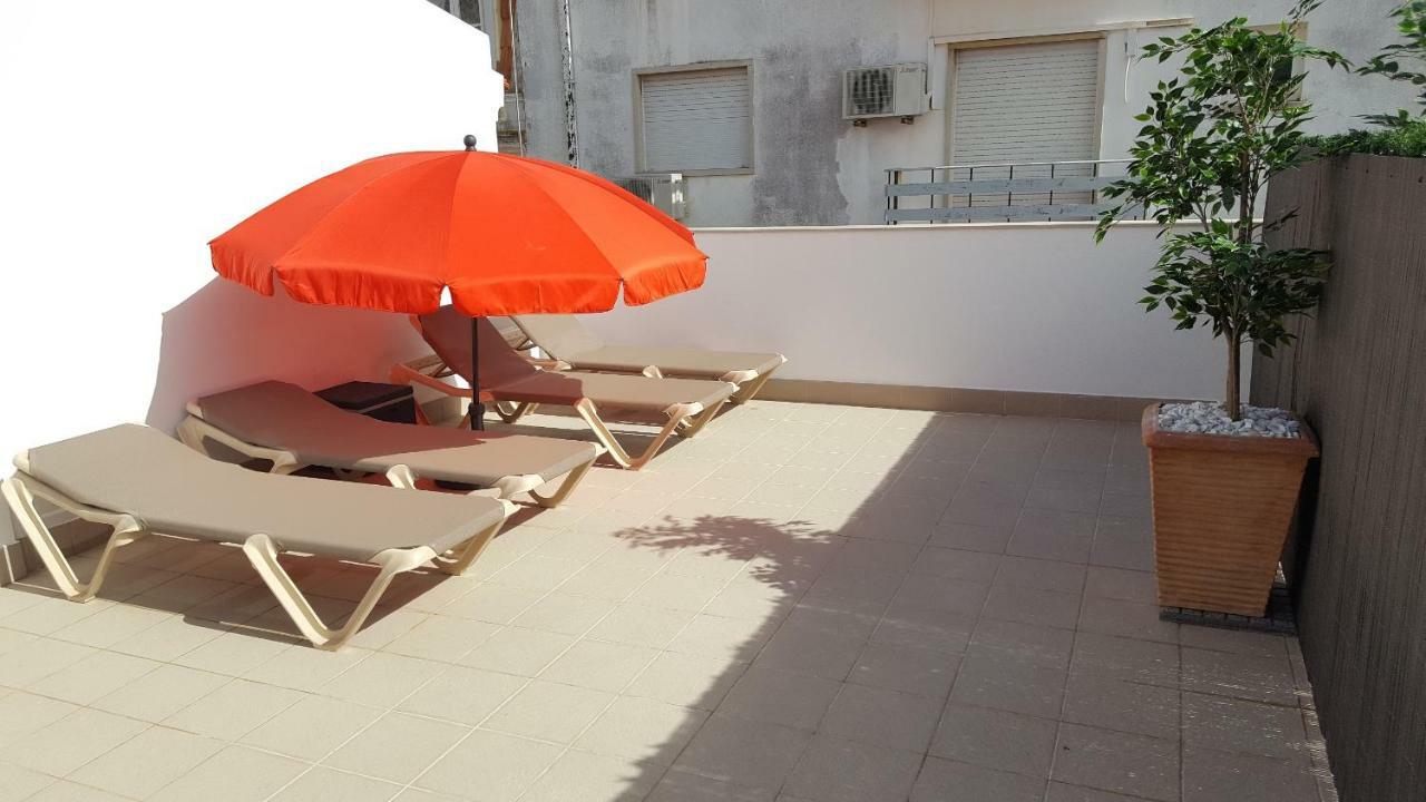 Henri'S Apartments - City Centre Лагос Екстериор снимка