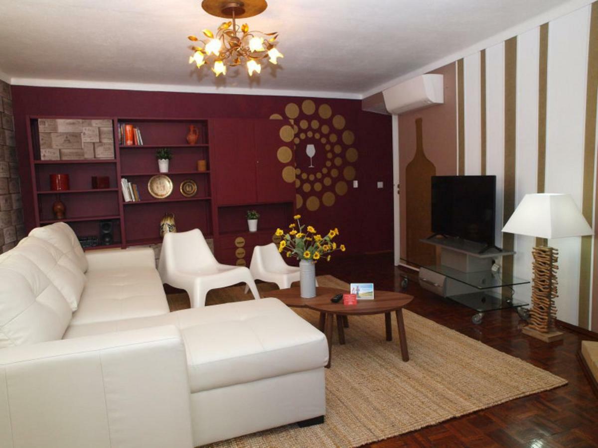Henri'S Apartments - City Centre Лагос Екстериор снимка